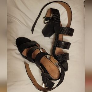 Vionic black leather heels - ladies size 7.5